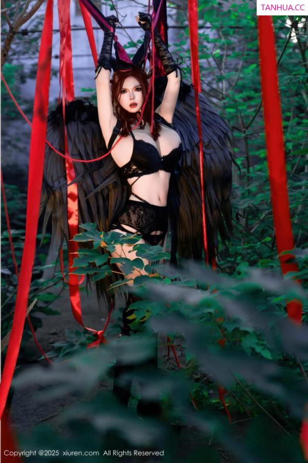 伊丽莎有点白  [XiuRen]高清写真图 2025.11.17 No.10994 伊丽莎有点白 蕾丝情趣内衣第43张图片